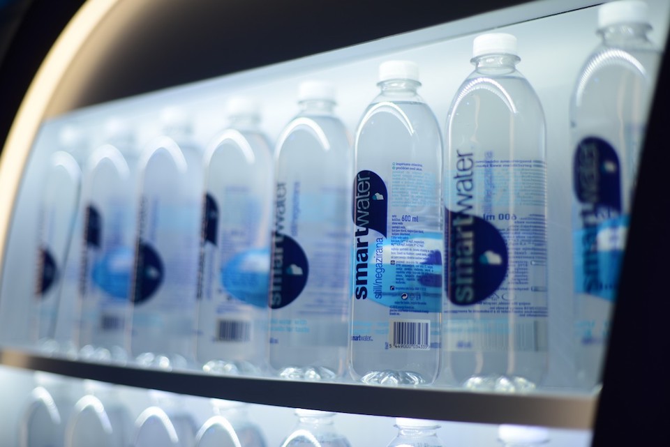 Avec Smartwater, Coca-Cola s'attaque au marché français de l'eau minérale