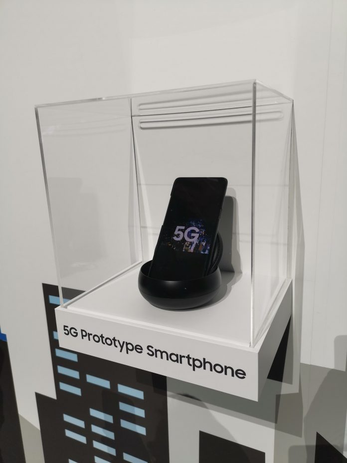 5G pametni telefon