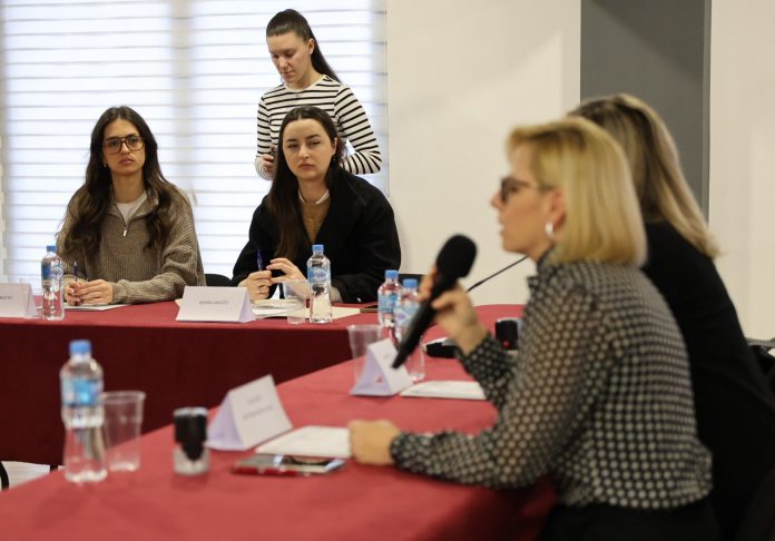 Potpisani ugovori u sklopu obuke 'Pokreni/Unaprijedi svoj posao', očekuje se 200 novih radnih mjesta