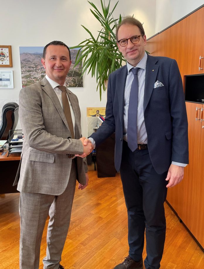 Gradonacelnik Trebinja Mirko Curic i Predsjednik Uprave Sparkasse Bank BiH Amir Softic